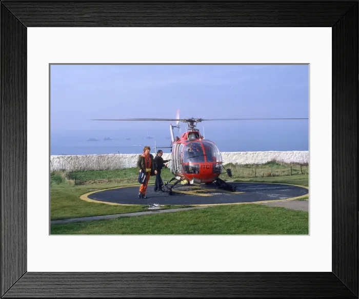 Framed Print : Trinity House Service Helicopter of Sennen Framed Print : Trinity House Service Helicopter of Sennen