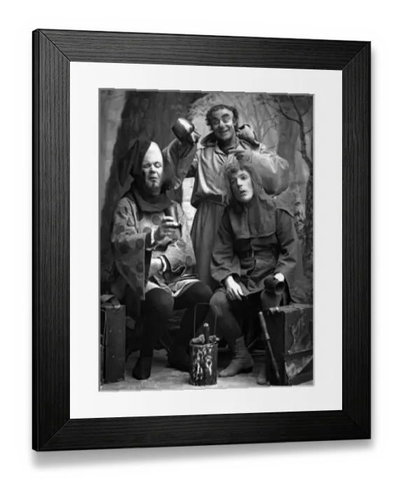 Framed Print : Harry Monkhouse, Harry Parker and John le Hay in Maid Marion Framed Print : Harry Monkhouse, Harry Parker and John le Hay in Maid Marion
