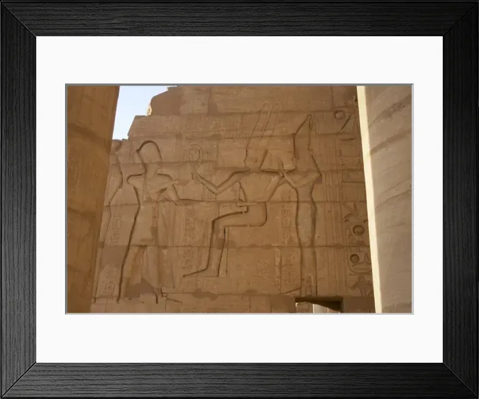 Framed Print : Ramesseum. Relief depicting the pharaoh making an offering t Framed Print : Ramesseum. Relief depicting the pharaoh making an offering t