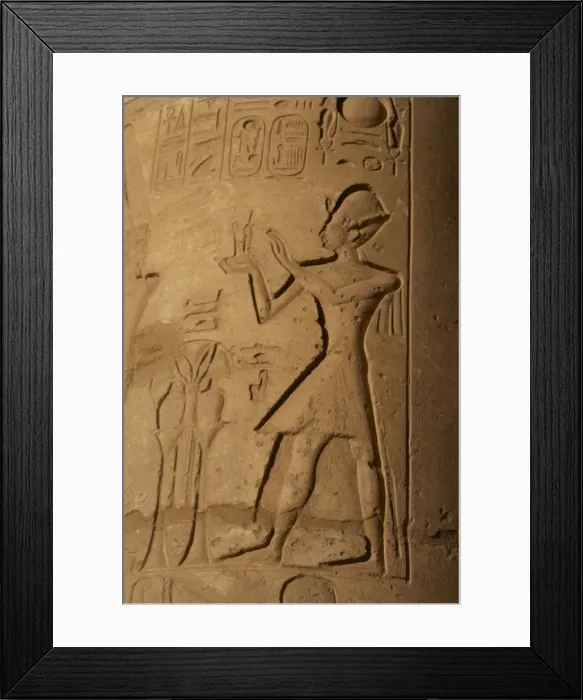 Framed Print : Ramesseum. Relief depicting the pharaoh making an offering t Framed Print : Ramesseum. Relief depicting the pharaoh making an offering t
