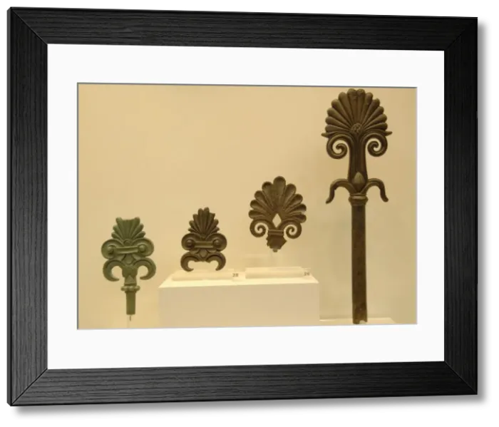 Framed Print : Greek Art. Palmette with floral decoration that adorned Framed Print : Greek Art. Palmette with floral decoration that adorned