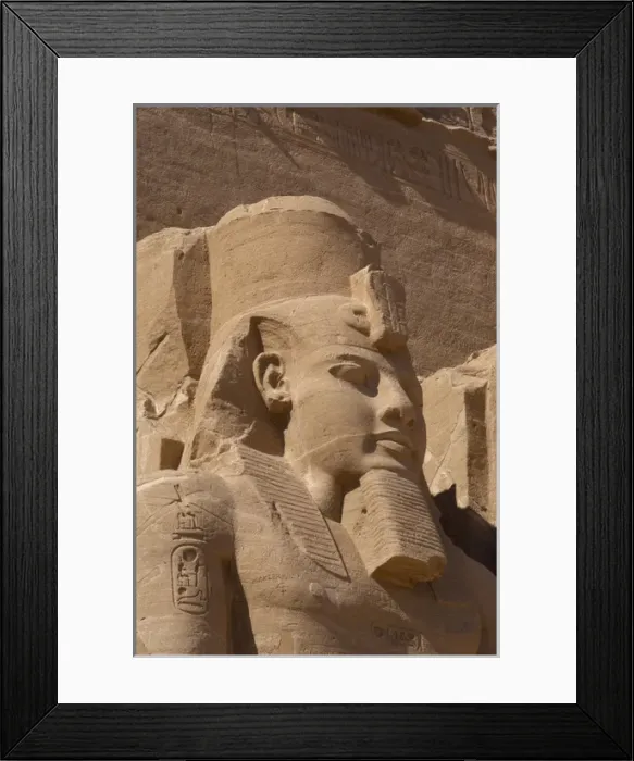 Framed Print : Egyptian art. Great Temple of Ramses II. Colossal statues de Framed Print : Egyptian art. Great Temple of Ramses II. Colossal statues de
