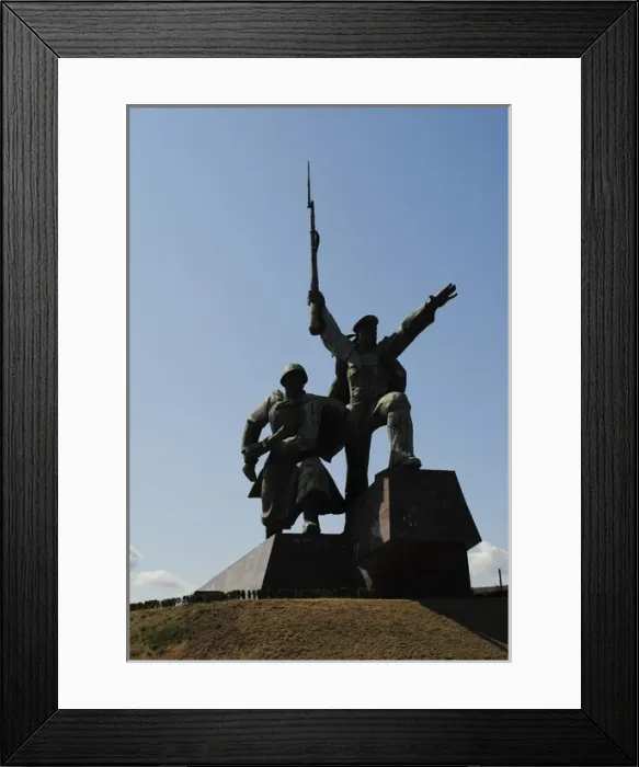 Framed Print : Monument to the Defense of Sevastopol in the Second World Wa Framed Print : Monument to the Defense of Sevastopol in the Second World Wa
