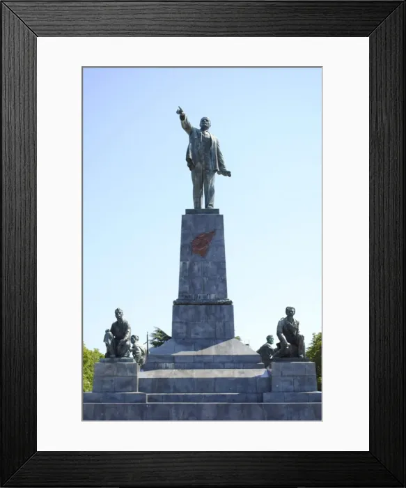 Framed Print : Vladimir Ilyich Lenin (1870-1924) Framed Print : Vladimir Ilyich Lenin (1870-1924)