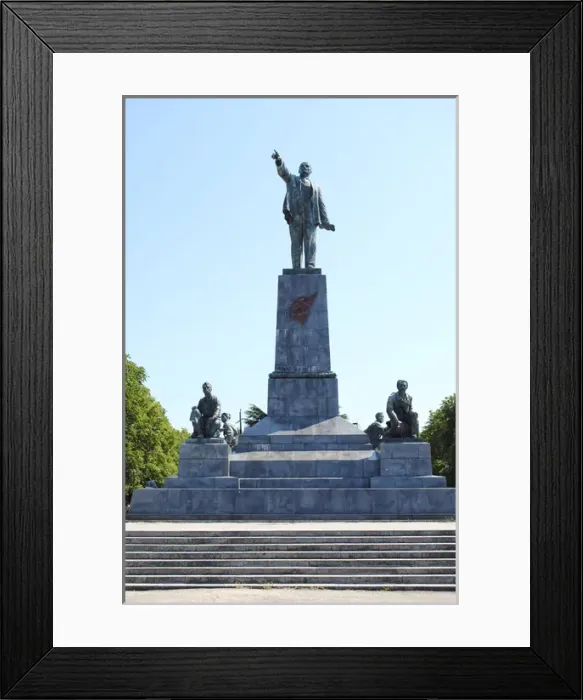 Framed Print : Vladimir Ilyich Lenin (1870-1924) Framed Print : Vladimir Ilyich Lenin (1870-1924)