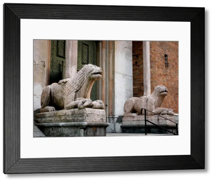 Framed Print : Lions sculptures. Northern transept. Cremona Cathedral Framed Print : Lions sculptures. Northern transept. Cremona Cathedral