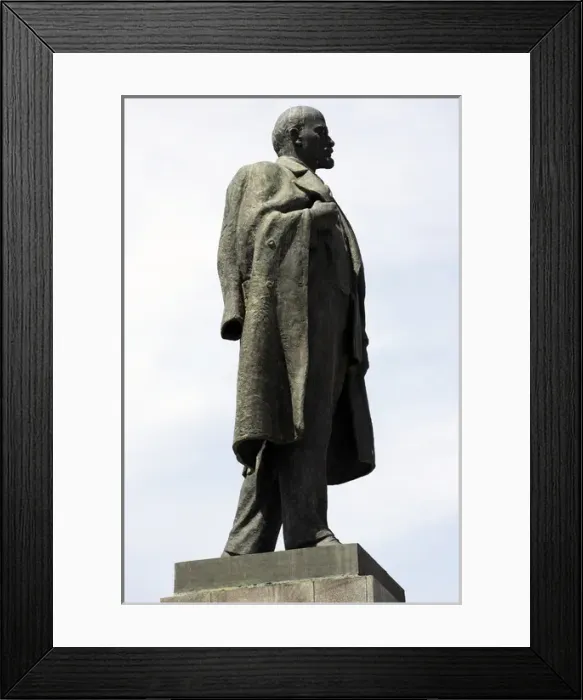 Framed Print : Lenins Statue. Kerch. Ukraine Framed Print : Lenins Statue. Kerch. Ukraine