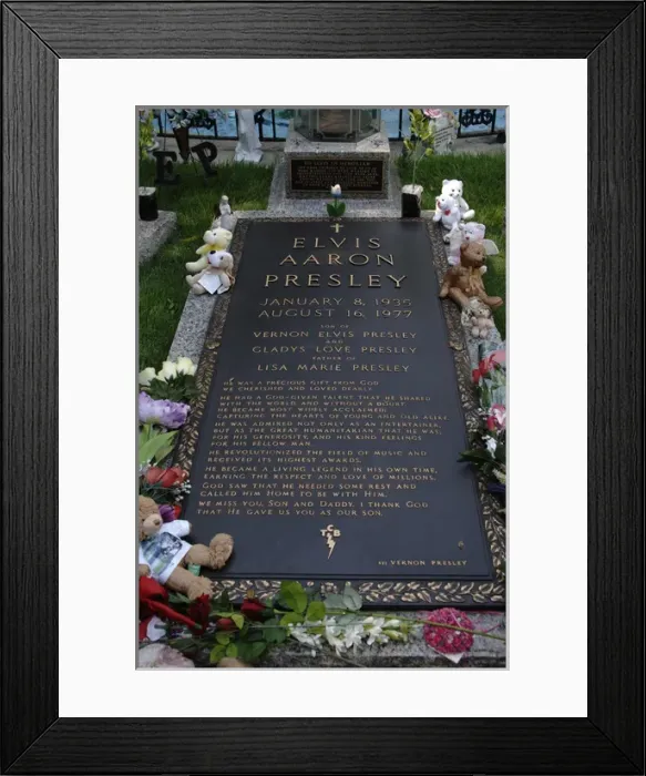 Framed Print : Tennessee. Memphis. Graceland Mansion to Elvis Presley (1935 Framed Print : Tennessee. Memphis. Graceland Mansion to Elvis Presley (1935