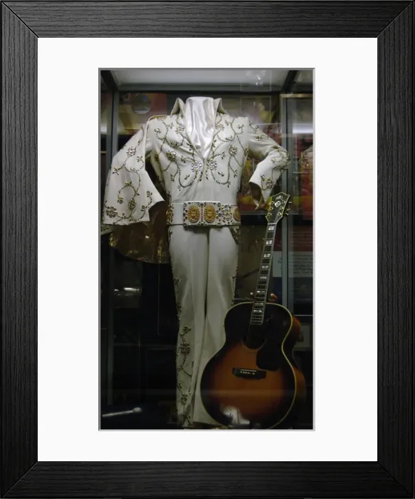 Framed Print : Tennessee. Memphis. Graceland Mansion to Elvis Presley (1935 Framed Print : Tennessee. Memphis. Graceland Mansion to Elvis Presley (1935