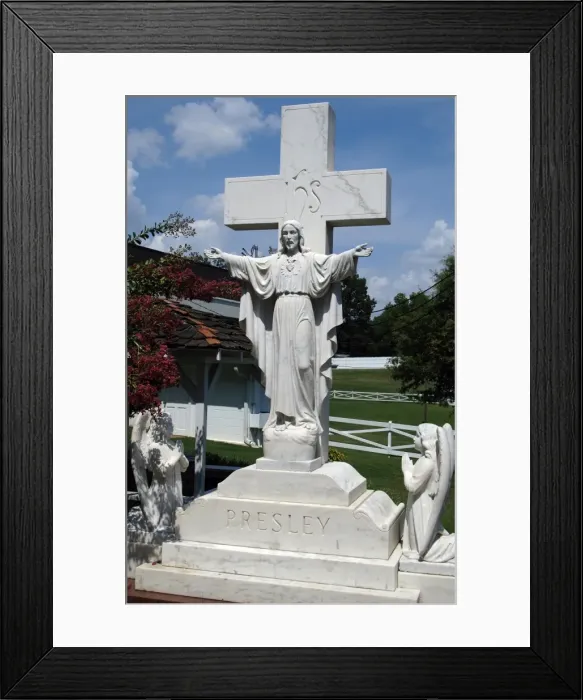 Framed Print : Tennessee. Memphis. Graceland Mansion to Elvis Presley (1935 Framed Print : Tennessee. Memphis. Graceland Mansion to Elvis Presley (1935