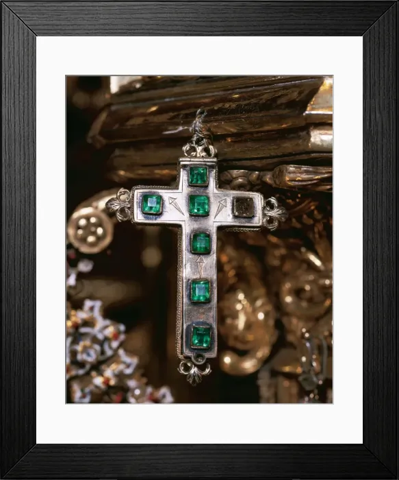 Framed Print : Ostensorium. Gothic. 14th C. Detail cross adorned with green Framed Print : Ostensorium. Gothic. 14th C. Detail cross adorned with green