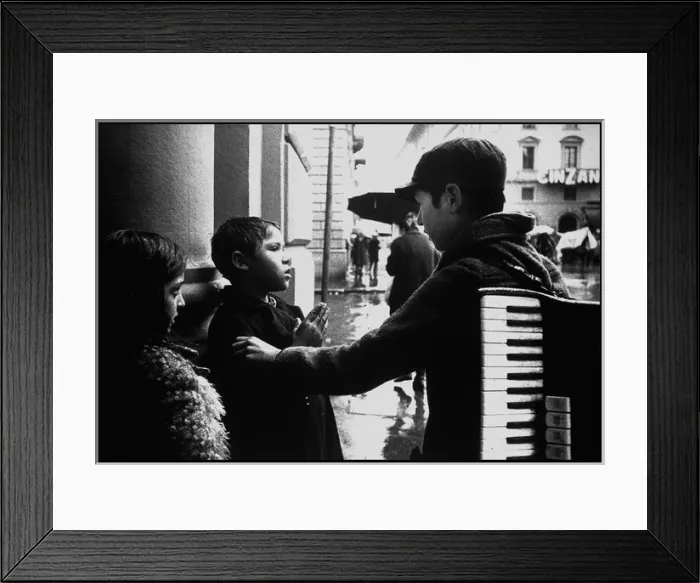 Framed Print : Street children, Florence, Italy Framed Print : Street children, Florence, Italy