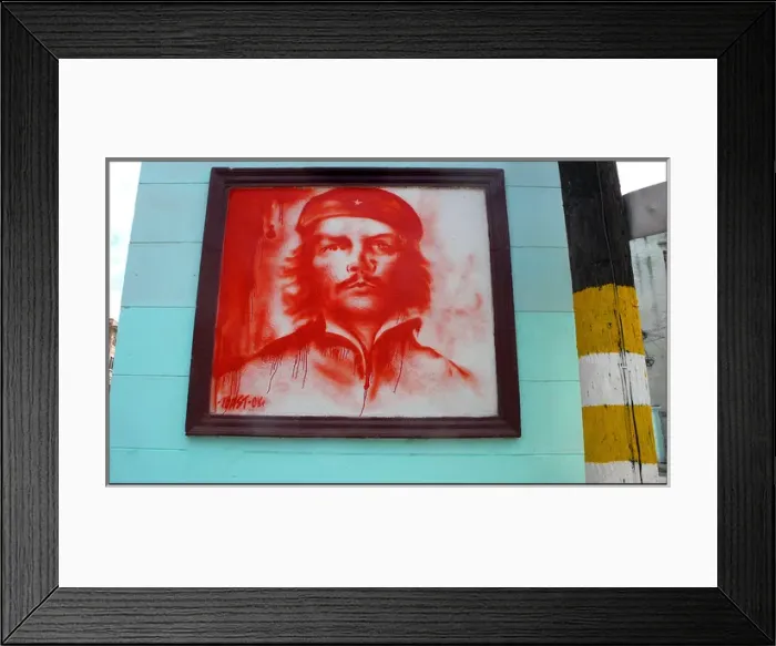 Framed Print : Che Guevara painting on wall in Havana, Cuba Framed Print : Che Guevara painting on wall in Havana, Cuba