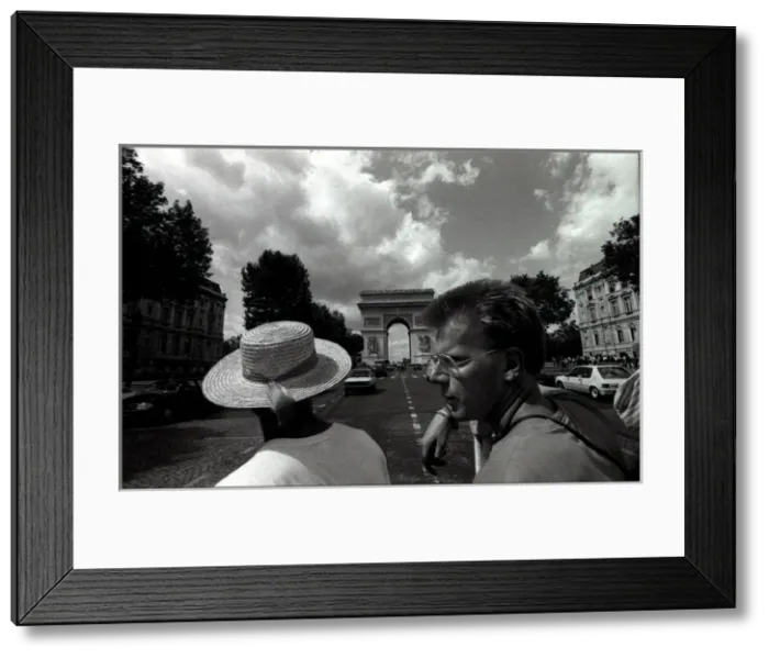 Framed Print : Arch de Triomphe Paris, France Framed Print : Arch de Triomphe Paris, France