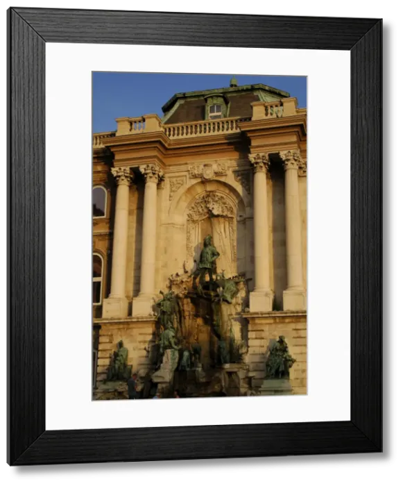 Framed Print : HUNGARY. BUDAPEST. Detail of the Royal Palace Framed Print : HUNGARY. BUDAPEST. Detail of the Royal Palace