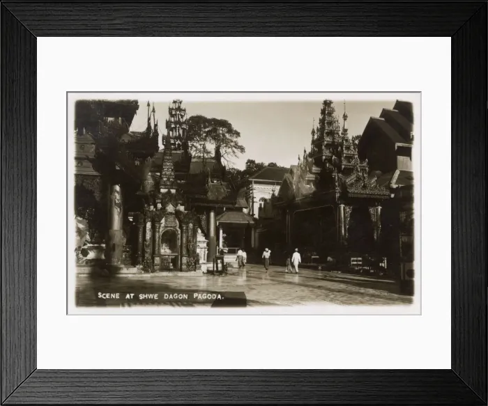 Framed Print : Myanmar - Yangon - Shwedagon Pagoda - Inner courtyard Framed Print : Myanmar - Yangon - Shwedagon Pagoda - Inner courtyard
