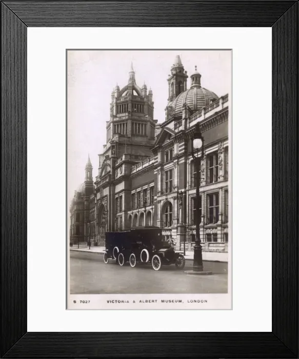 Framed Print : Taxis outside Victoria & Albert Museum, Kensington, London Framed Print : Taxis outside Victoria & Albert Museum, Kensington, London