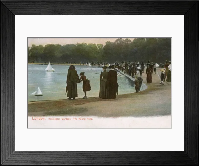 Framed Print : The Round Pond, Kensington Gardens, London Framed Print : The Round Pond, Kensington Gardens, London