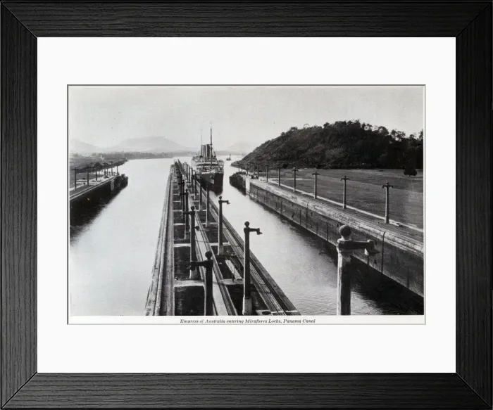 Framed Print : Canadian Pacific cruise liner, Empress of Australia Framed Print : Canadian Pacific cruise liner, Empress of Australia
