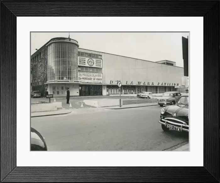 Framed Print : De La Warr Pavilion, Bexhill on Sea, East Sussex Framed Print : De La Warr Pavilion, Bexhill on Sea, East Sussex