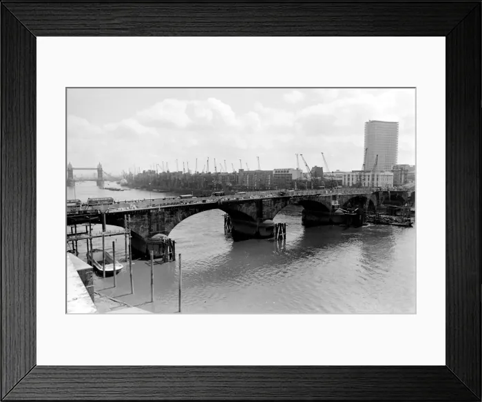 Framed Print : Demolition of London Bridge, London Framed Print : Demolition of London Bridge, London