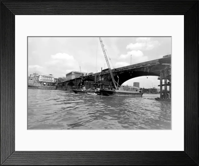 Framed Print : Demolition of London Bridge, London Framed Print : Demolition of London Bridge, London