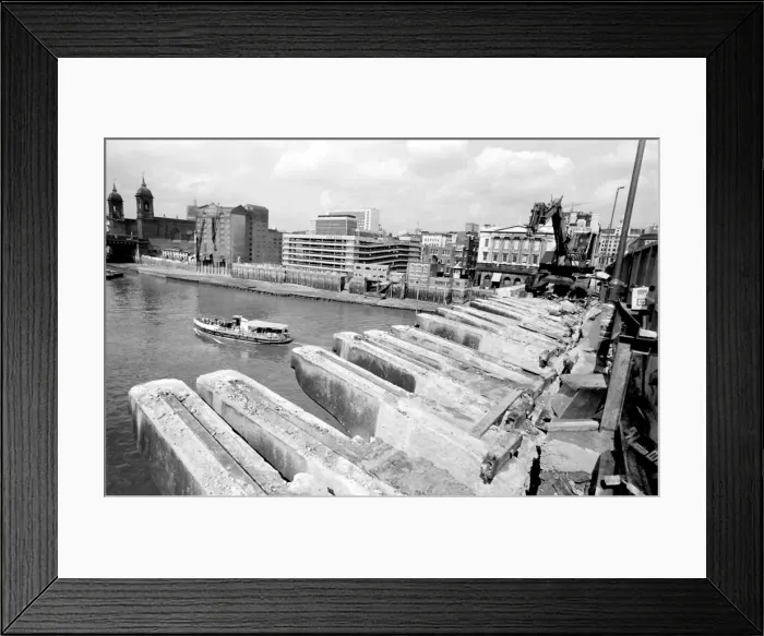 Framed Print : Demolition of London Bridge, London Framed Print : Demolition of London Bridge, London