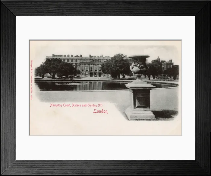 Framed Print : Hampton Court Palace and Garden, London Framed Print : Hampton Court Palace and Garden, London