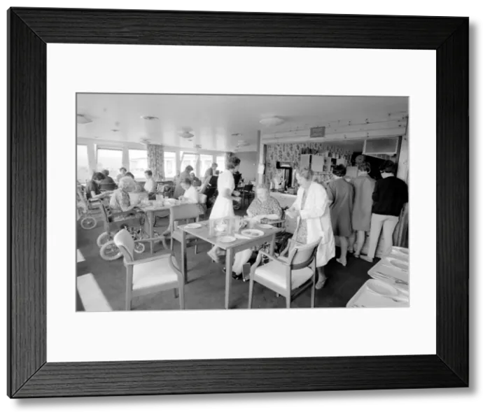 Framed Print : Horder Centre, Crowborough, East Sussex Framed Print : Horder Centre, Crowborough, East Sussex