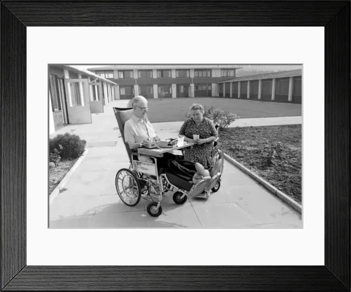 Framed Print : Horder Centre, Crowborough, East Sussex Framed Print : Horder Centre, Crowborough, East Sussex