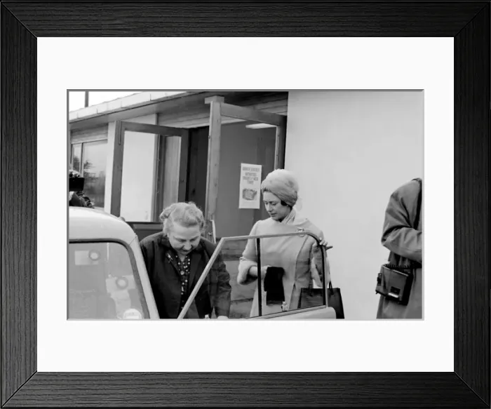 Framed Print : Horder Centre, Crowborough, East Sussex Framed Print : Horder Centre, Crowborough, East Sussex