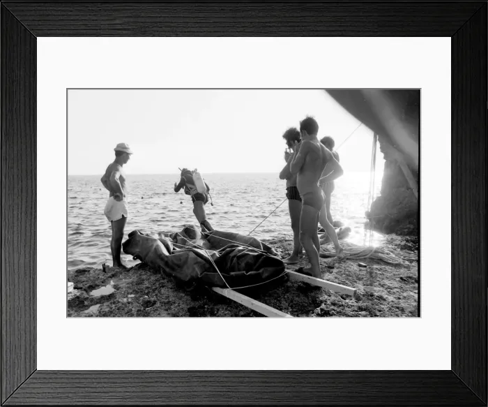 Framed Print : Underwater house on the seashore, Malta Framed Print : Underwater house on the seashore, Malta