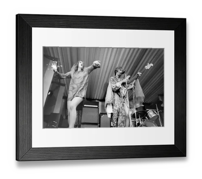 Framed Print : Pop singers on stage at Woburn Park, Bedfordshire Framed Print : Pop singers on stage at Woburn Park, Bedfordshire