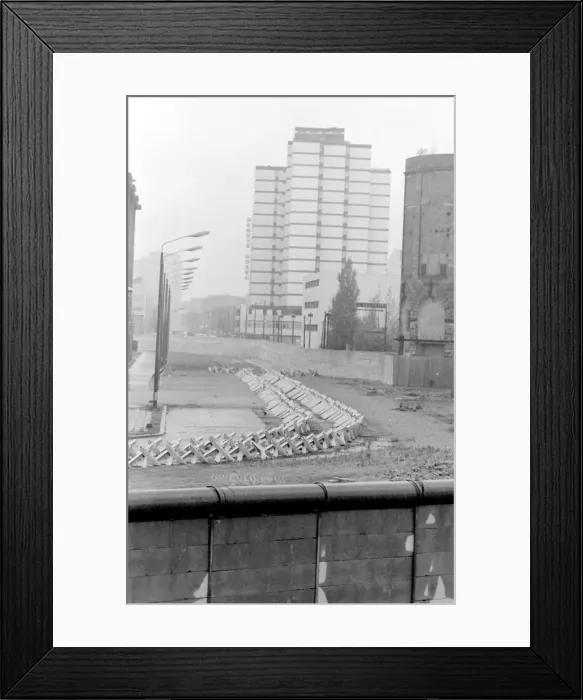 Framed Print : Depressing view of the Berlin Wall, Berlin, Germany Framed Print : Depressing view of the Berlin Wall, Berlin, Germany