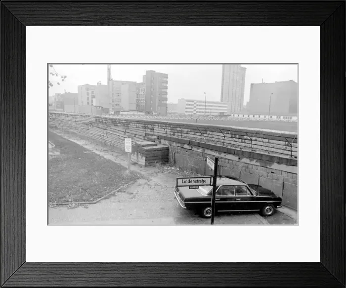 Framed Print : Depressing view of the Berlin Wall, Berlin, Germany Framed Print : Depressing view of the Berlin Wall, Berlin, Germany