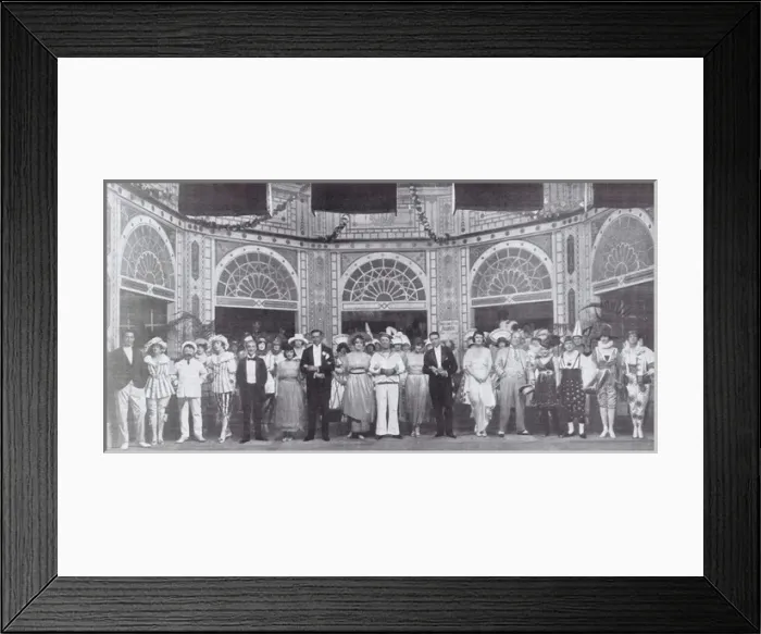 Framed Print : A scene from Whos Hooper? (1919), Adelphi Theatre, London Framed Print : A scene from Whos Hooper? (1919), Adelphi Theatre, London
