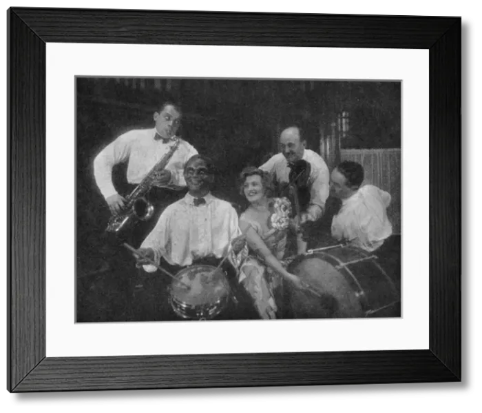 Framed Print : A jazz band from the Schiller Theatre, Berlin (1927) Framed Print : A jazz band from the Schiller Theatre, Berlin (1927)