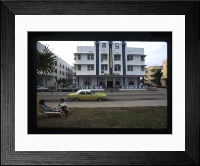Framed Print : The Carlyle, Florida, USA