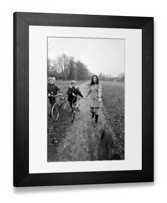 Framed Print : Mark Lester, child star Framed Print : Mark Lester, child star