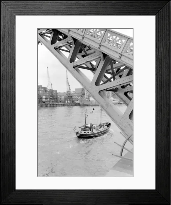 Framed Print : Tower Bridge, London - The Bridge raised Framed Print : Tower Bridge, London - The Bridge raised