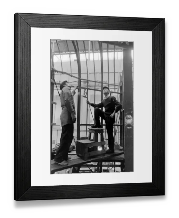 Framed Print : Giant hovercraft under construction, Isle of Wight Framed Print : Giant hovercraft under construction, Isle of Wight