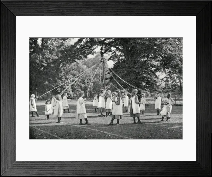 Framed Print : Gordon House Industrial School, Isleworth - Maypole dancing Framed Print : Gordon House Industrial School, Isleworth - Maypole dancing