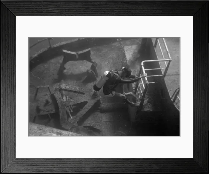 Framed Print : Wreck diving off the coast of Malta Framed Print : Wreck diving off the coast of Malta