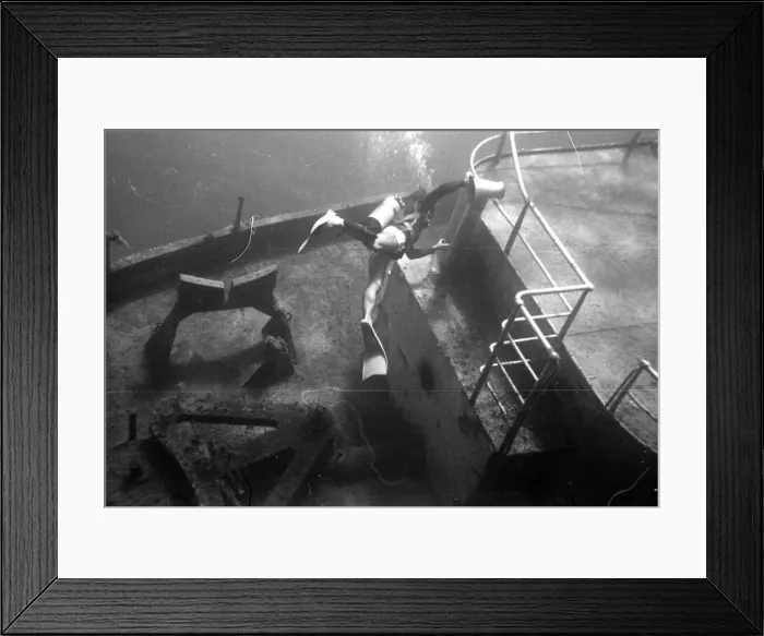 Framed Print : Wreck diving off the coast of Malta Framed Print : Wreck diving off the coast of Malta
