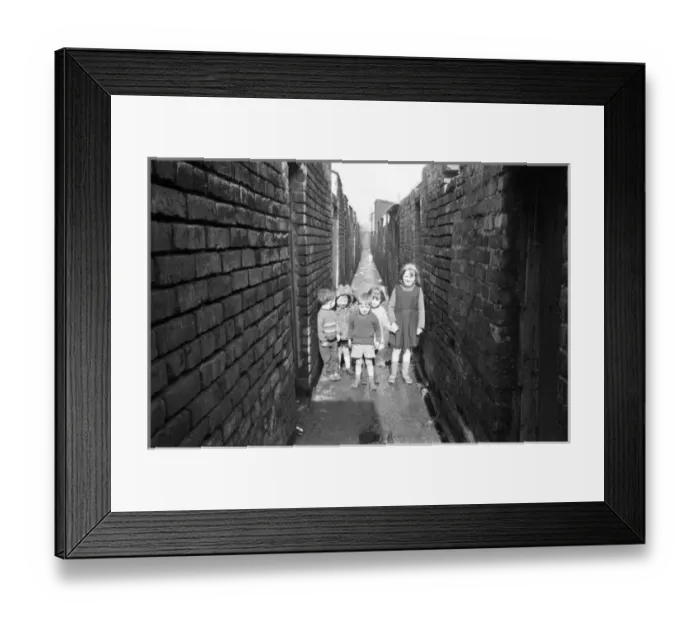 Framed Print : Back alley between slums, Belfast, Northern Ireland Framed Print : Back alley between slums, Belfast, Northern Ireland