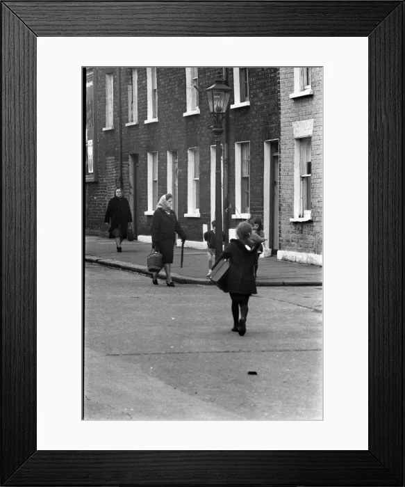 Framed Print : Street scene, Belfast, Northern Ireland Framed Print : Street scene, Belfast, Northern Ireland