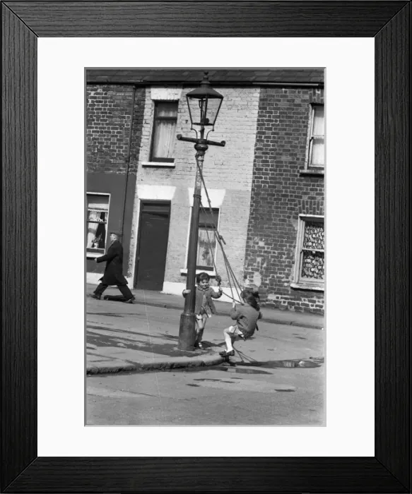 Framed Print : Girls playing in Milton Street, Belfast, Northern Ireland Framed Print : Girls playing in Milton Street, Belfast, Northern Ireland