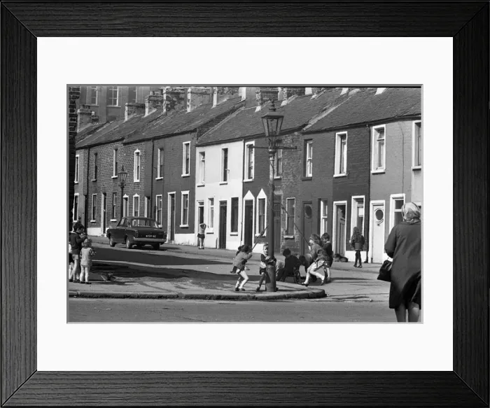 Framed Print : Children playing in Milton Street, Belfast, Northern Ireland Framed Print : Children playing in Milton Street, Belfast, Northern Ireland