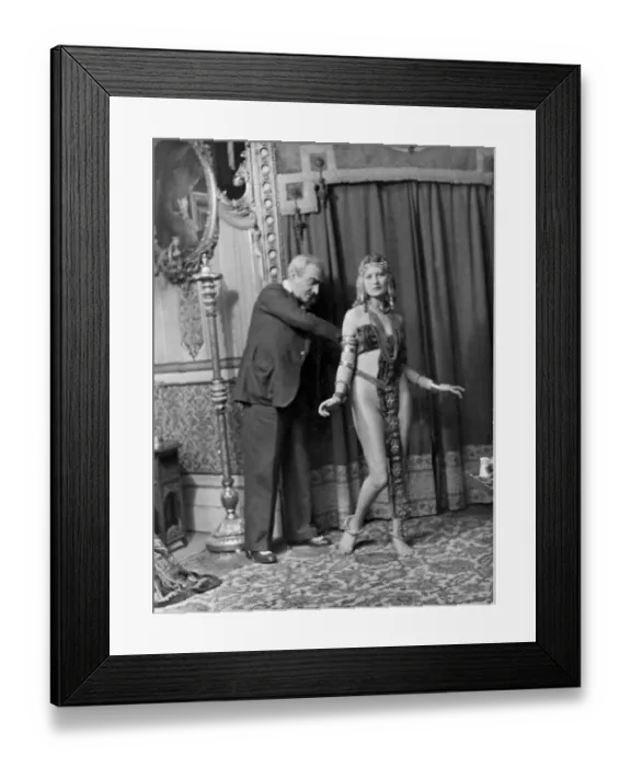 Framed Print : Fortunino Matania Framed Print : Fortunino Matania