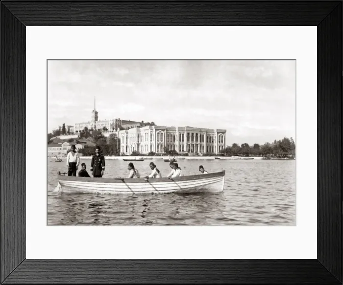 Framed Print : Palace, Constantinople, Istanbul, Turkey, circa 1890 Framed Print : Palace, Constantinople, Istanbul, Turkey, circa 1890